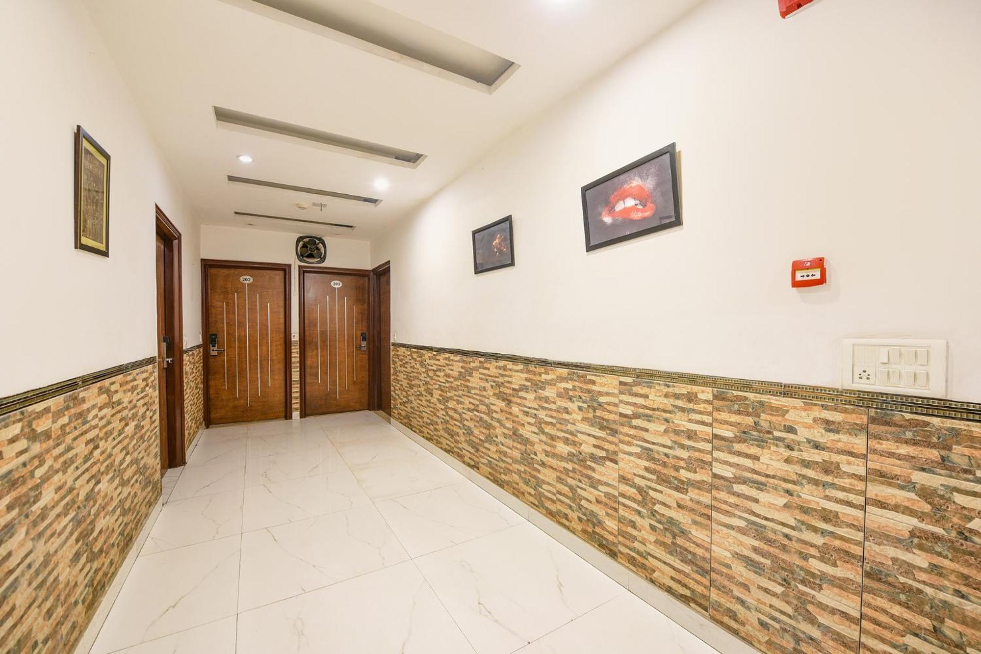 Fabhotel The Kings Plaza Nova Deli Exterior foto